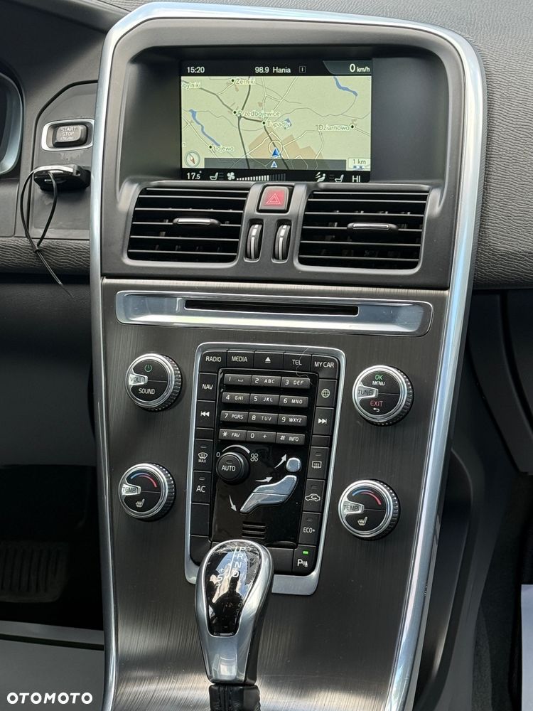 Volvo XC 60 D4 Geartronic Summum - 10