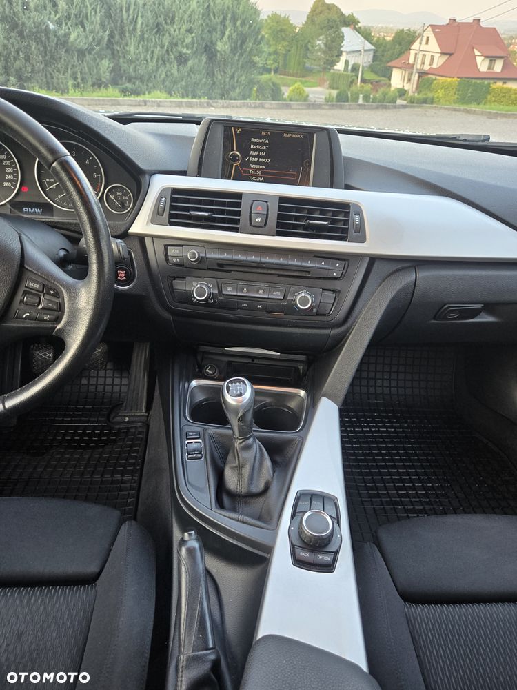 BMW Seria 3 320d - 21