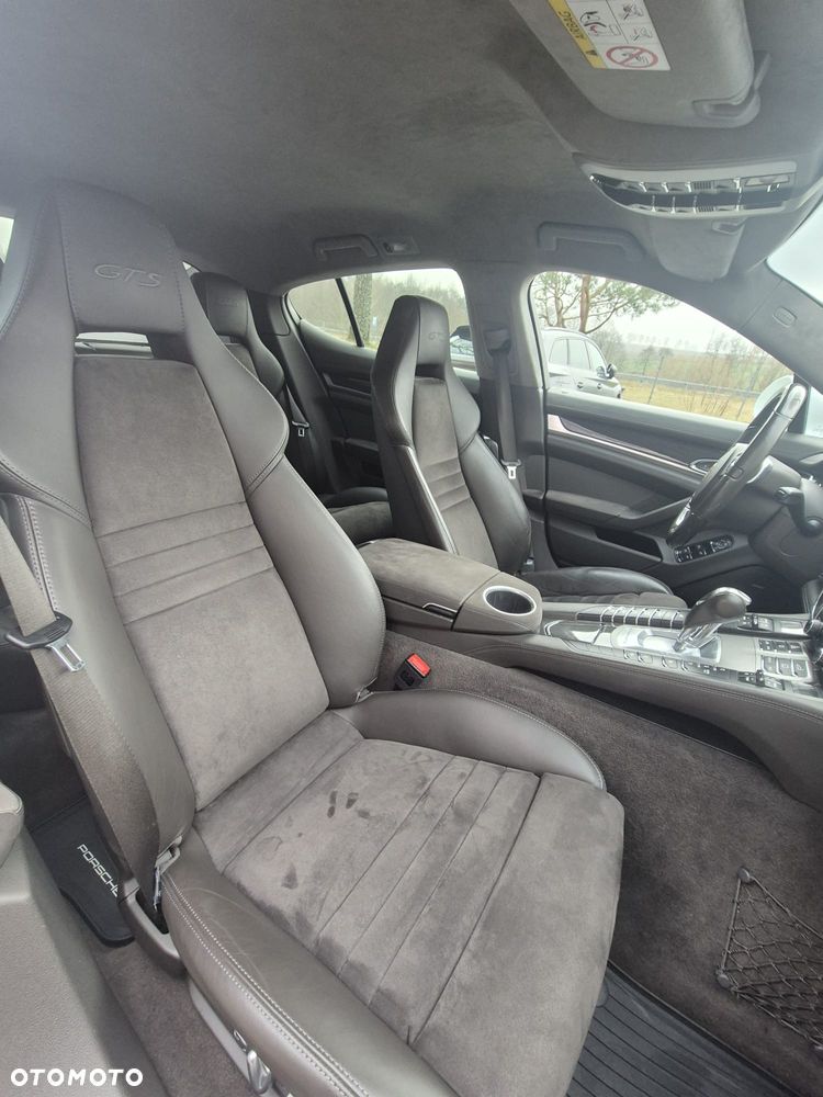 Porsche Panamera GTS PDK - 9