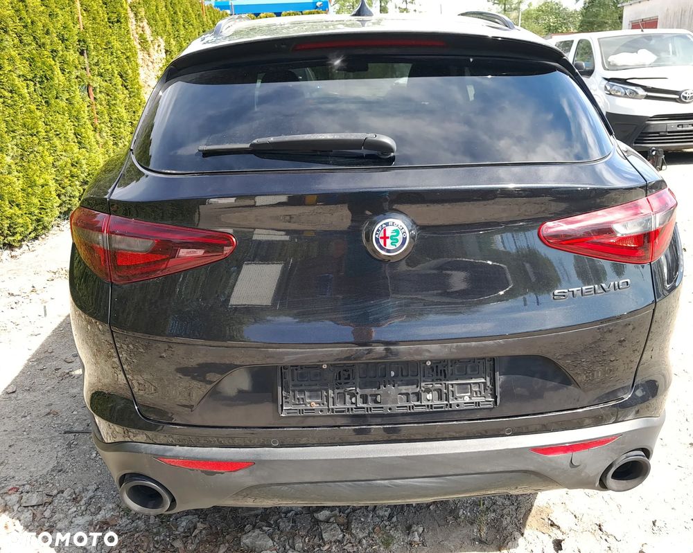 Alfa Romeo Stelvio - 6