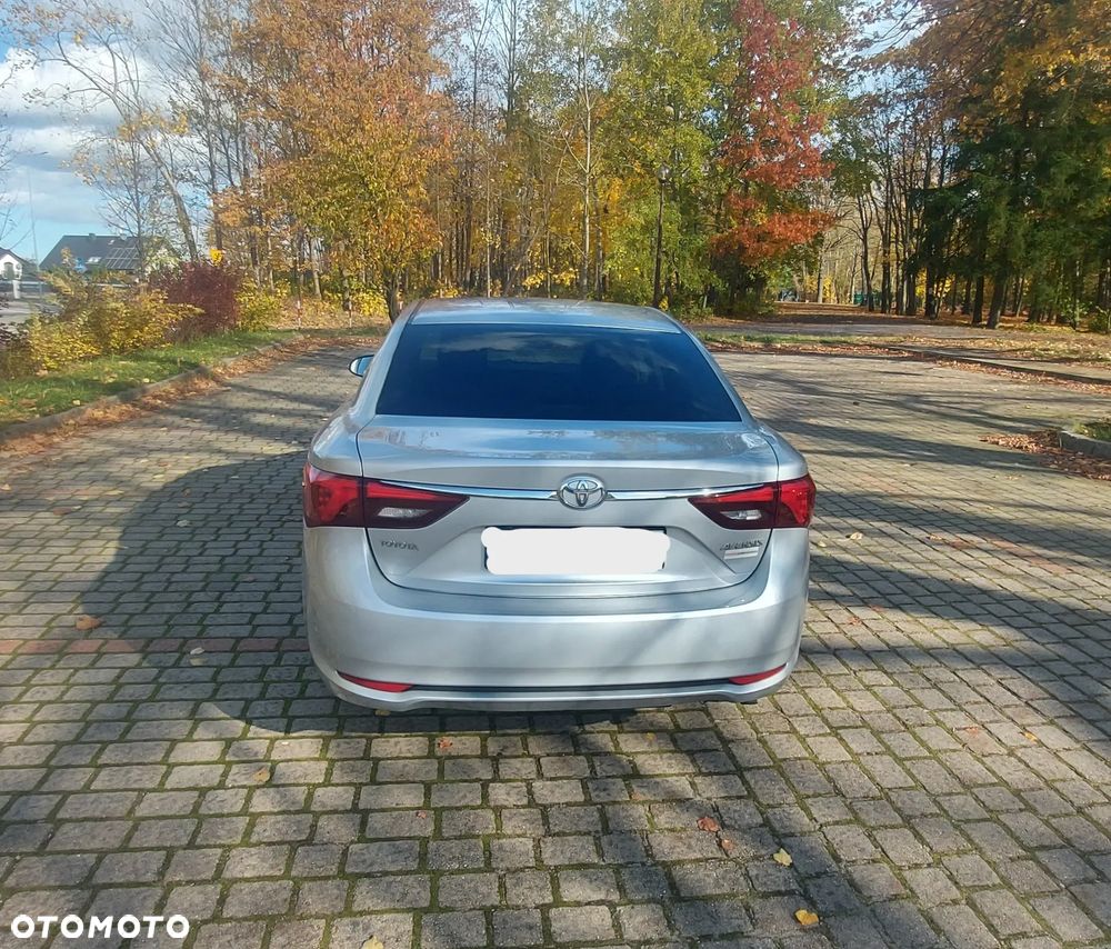 Toyota Avensis 2.0 Prestige MS - 9