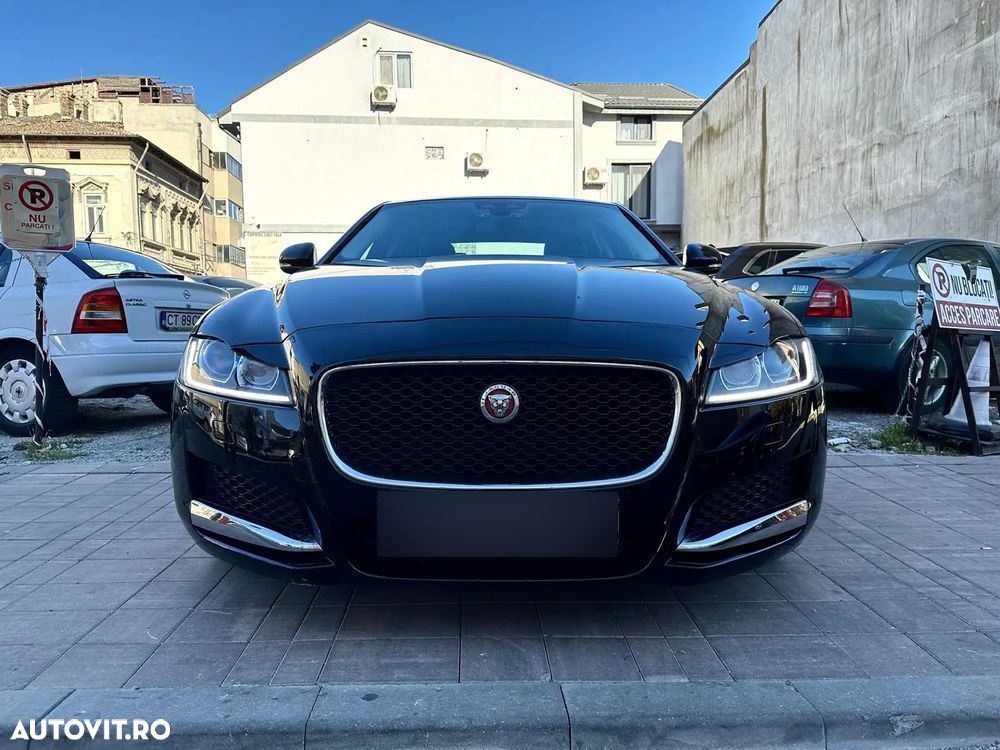 Jaguar XF 20d RWD Prestige - 2
