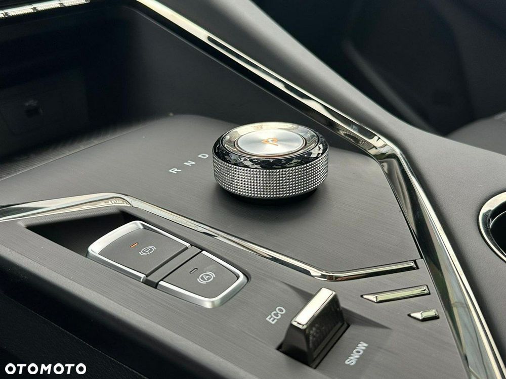 JAC JS8 PRO 7os - 12