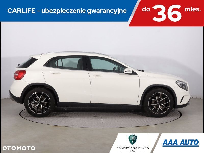 Mercedes-Benz GLA - 7