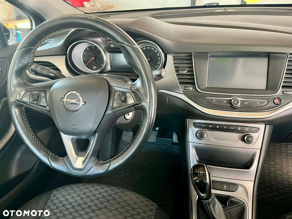 Opel Astra 1.4 T Enjoy - 11