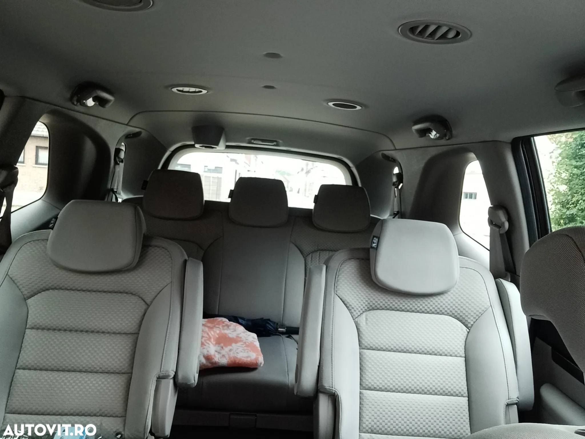 SsangYong Rodius - 12