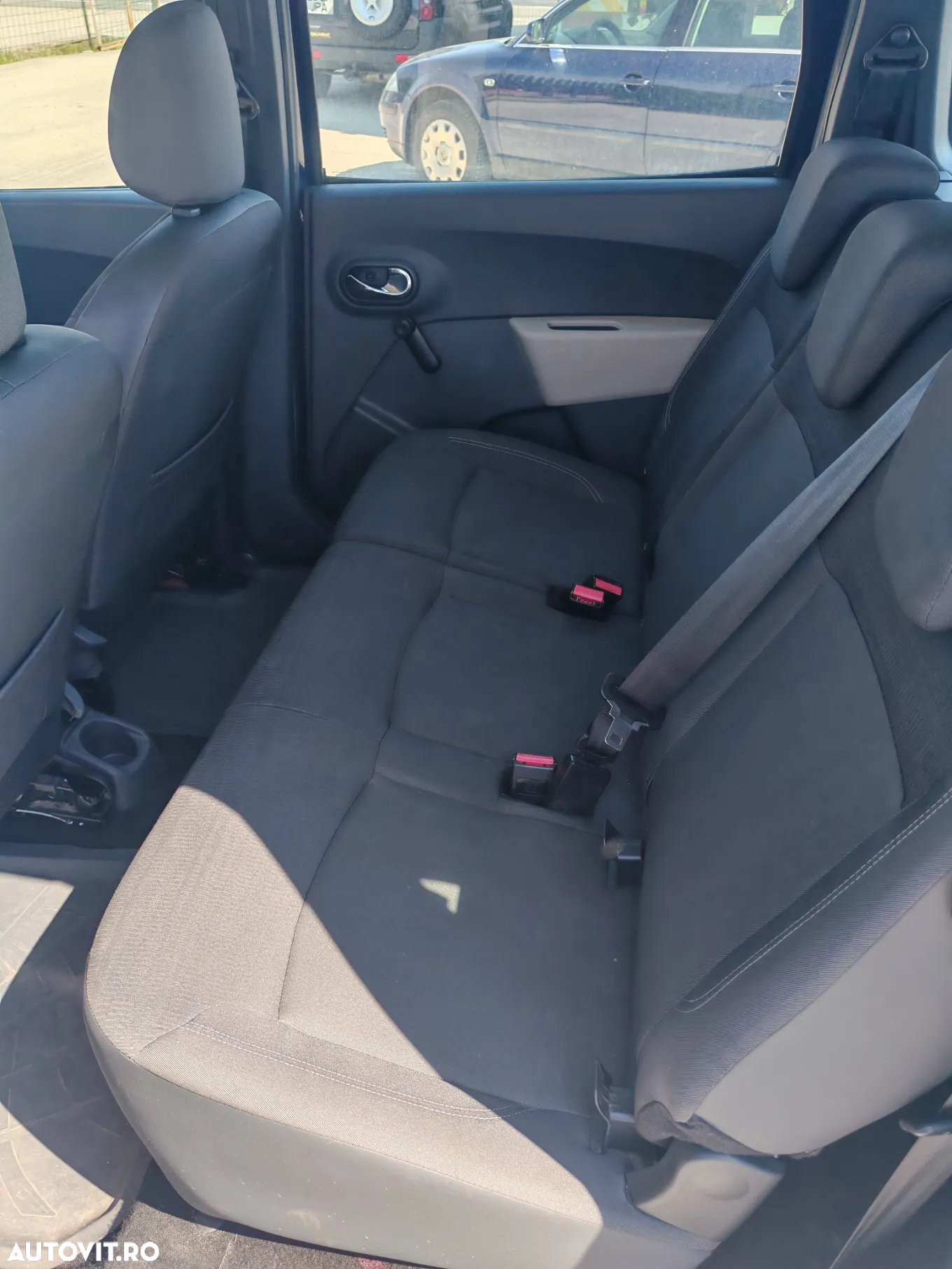 Dacia Lodgy 1.2 TCe 115 CP Laureate - 11