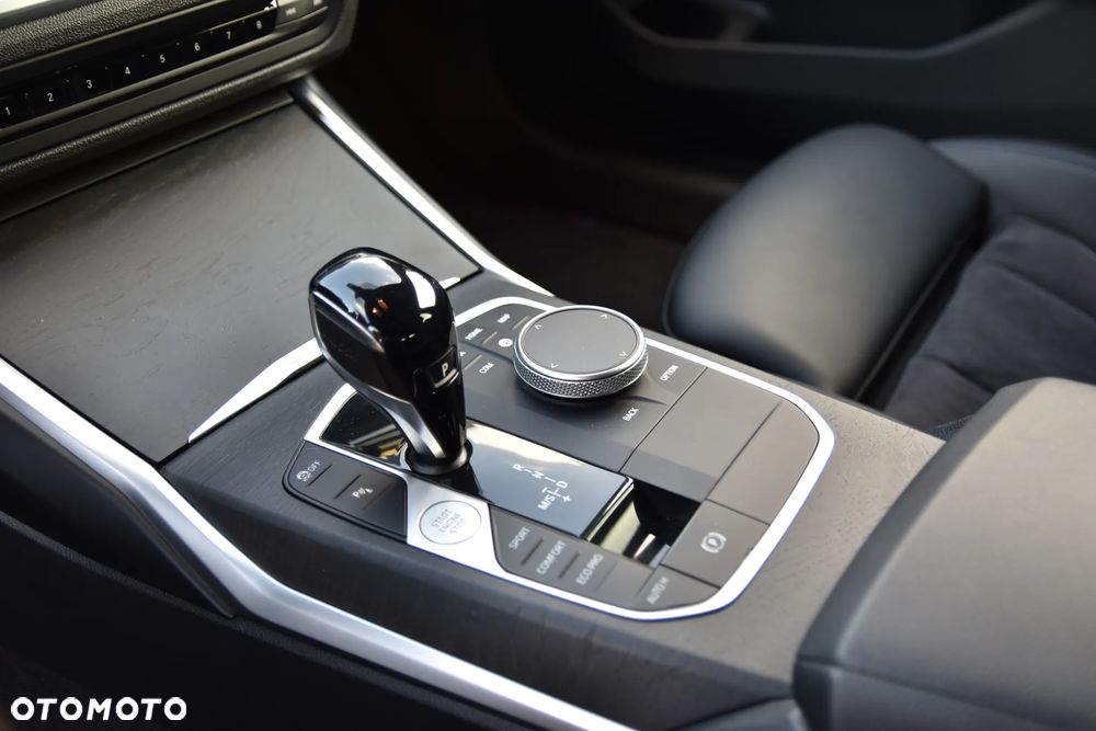 BMW Seria 3 320d mHEV M Sport - 14