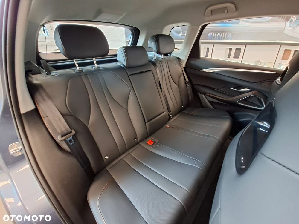 BYD Sealion 5 - 16
