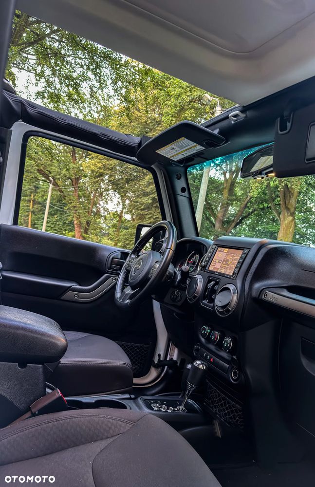 Jeep Wrangler - 14