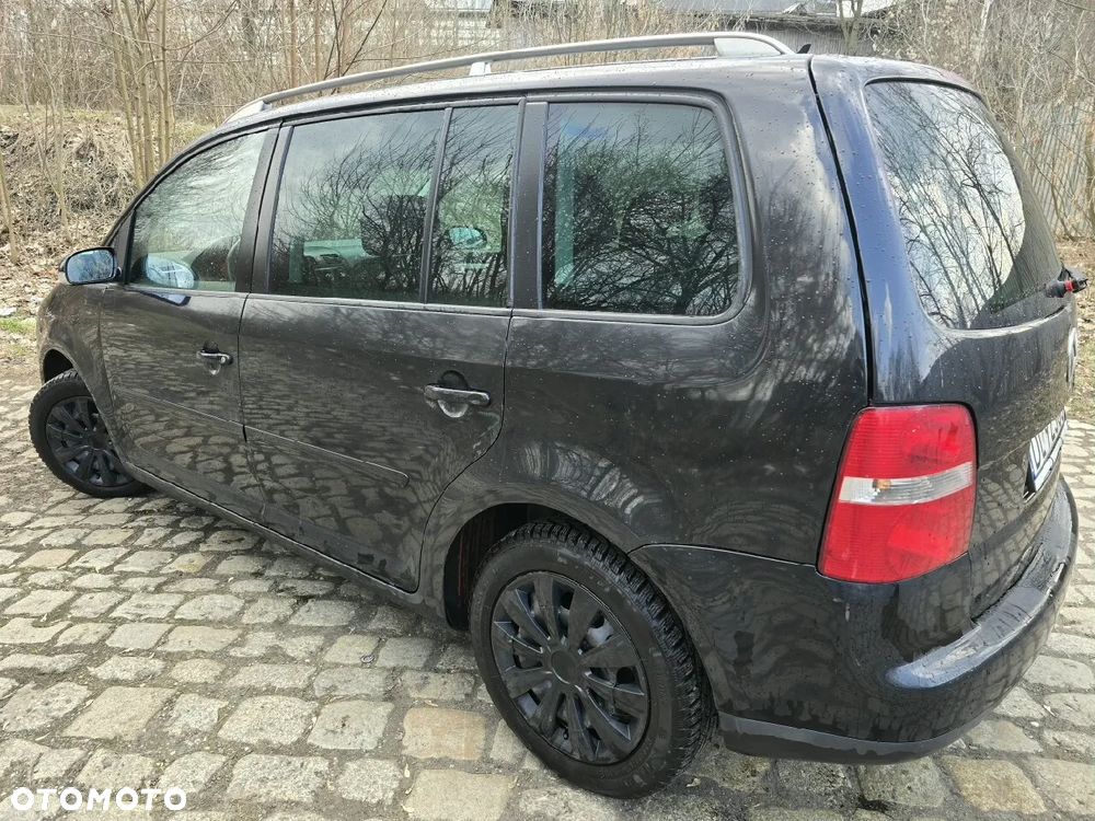 Volkswagen Touran 1.9 TDI Highline - 2