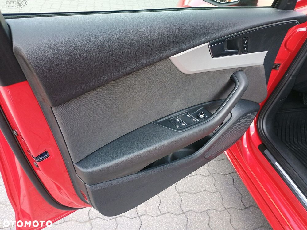 Audi A4 Limousine - 17