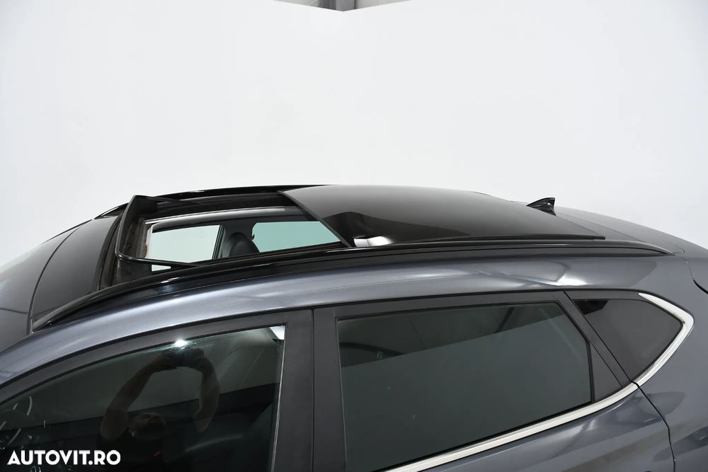 Hyundai Tucson 2.0 CRDI 4WD Automatik Premium - 29