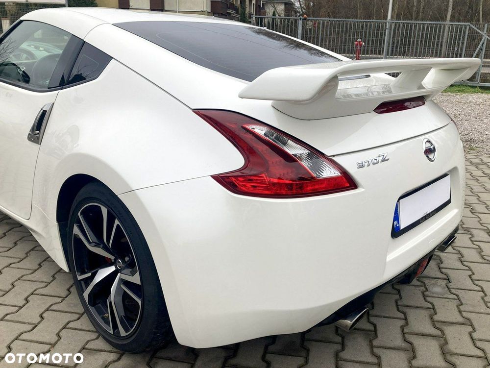 Nissan 370 Z - 11
