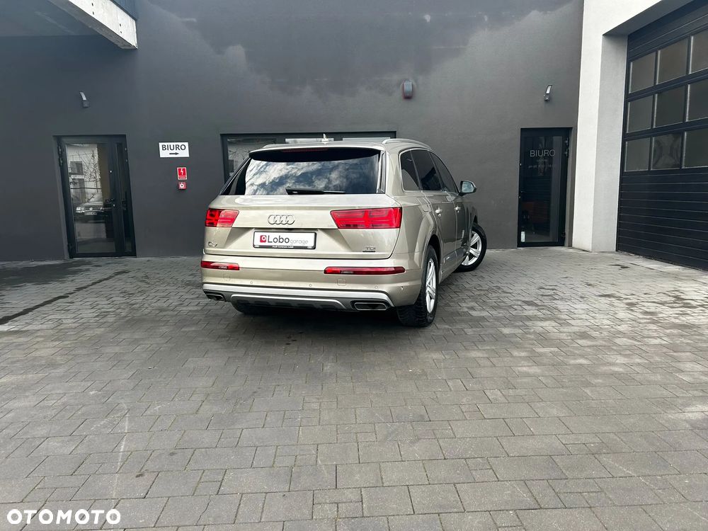 Audi Q7 - 7