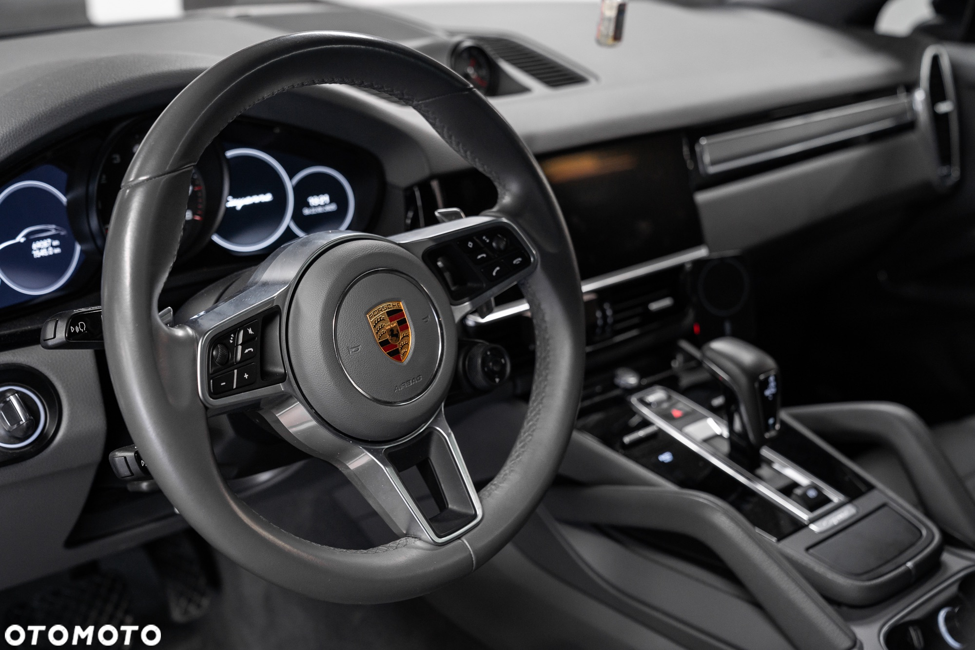 Porsche Cayenne Coupe Platinum Edition - 23