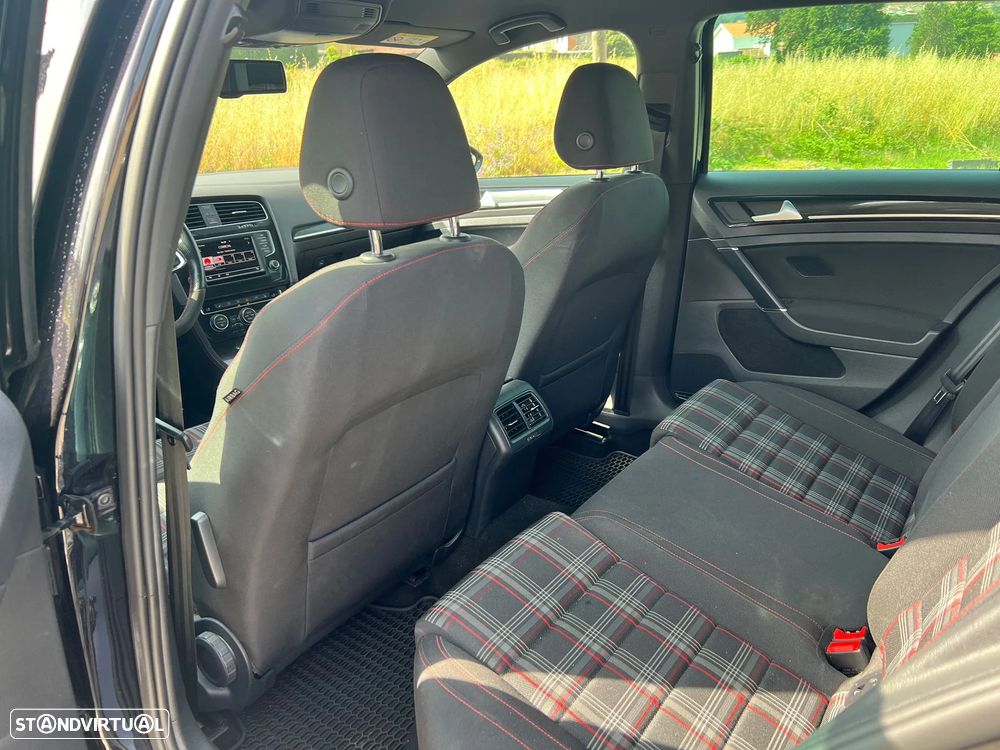 VW Golf 2.0 TSi GTi DSG Performance - 13