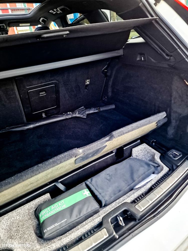 Volvo XC 60 2.0 T6 PHEV R-Design AWD - 9