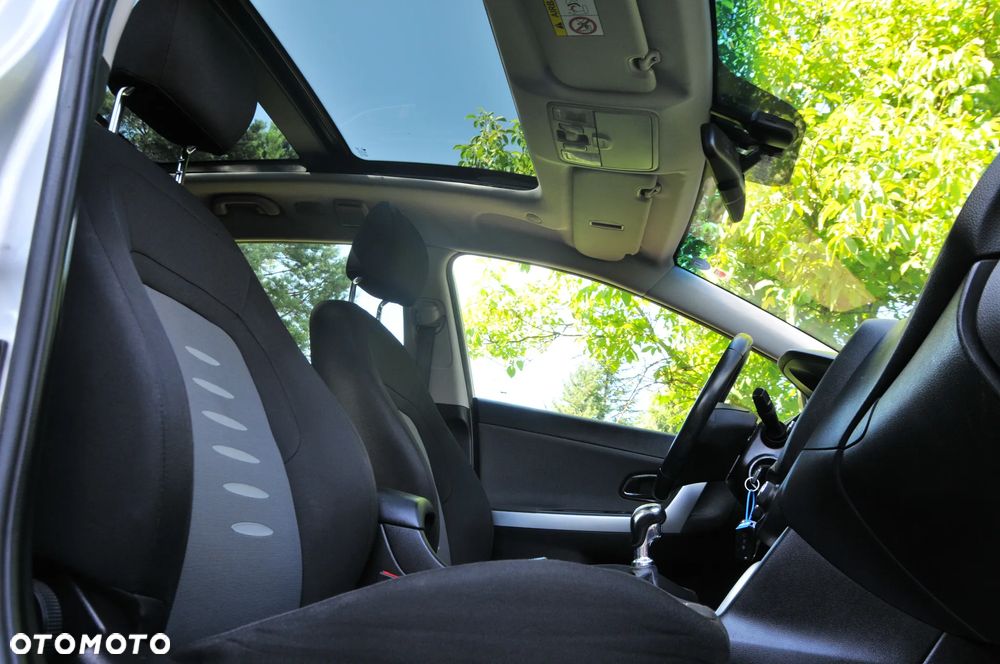Kia Ceed 1.6 GDI Dream Team Edition - 22