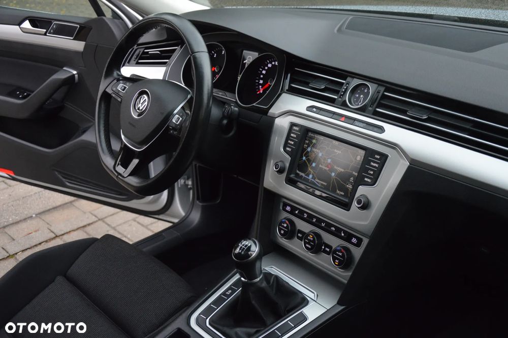 Volkswagen Passat 2.0 TDI BMT Comfortline - 15