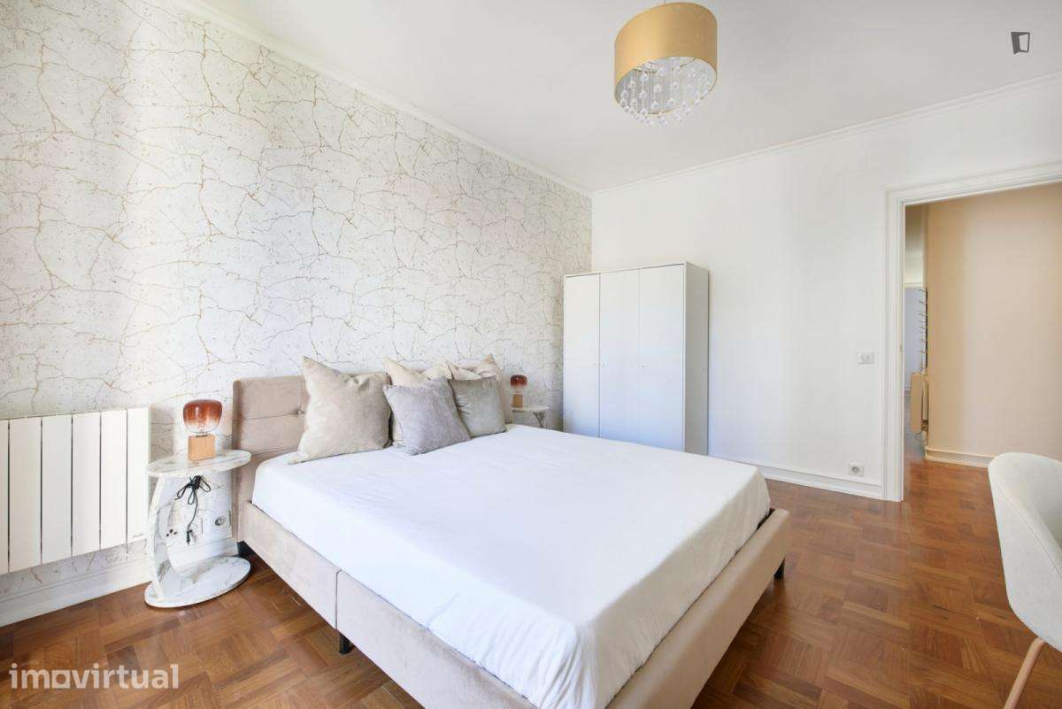 Quarto - localizado em Entrecampos Lisbon - Grande imagem: 5/48