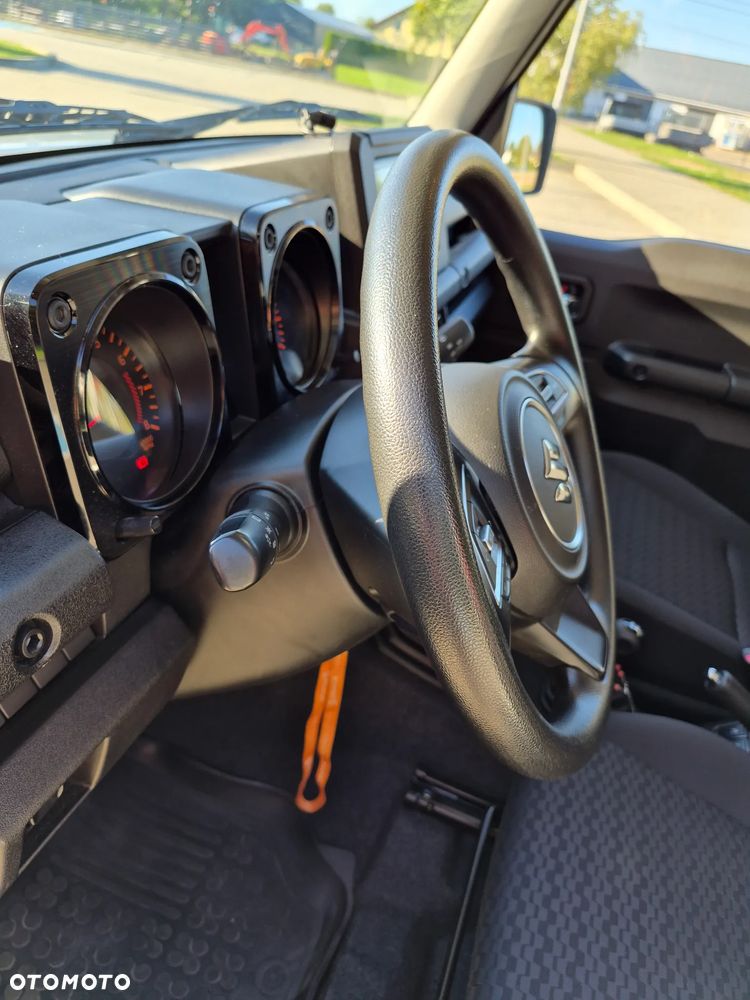 Suzuki Jimny 1.5 Premium - 22