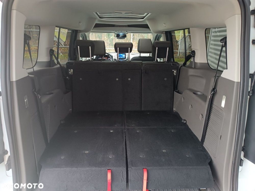 Ford Tourneo Connect Grand - 36