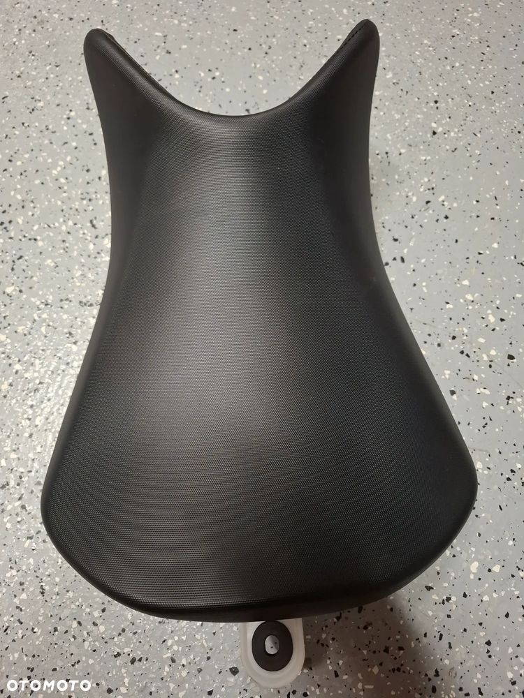 Suzuki GSXS 1000 siedzenie fotel kanapa - 1