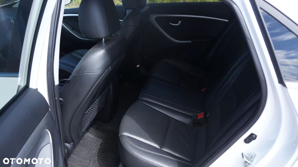 Hyundai i30 blue 1.6 GDI YES Gold - 11