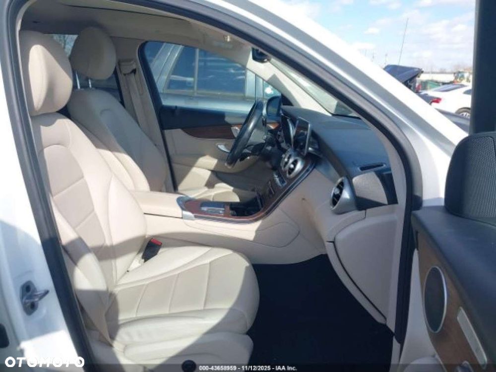 Mercedes-Benz GLC - 10