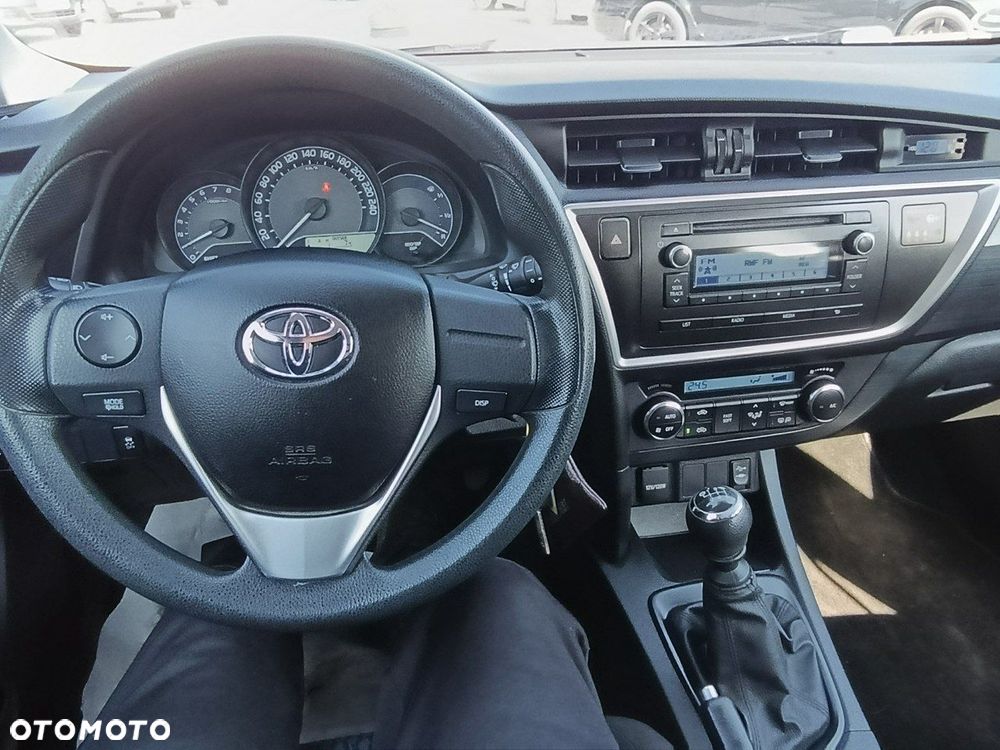 Toyota Auris - 13