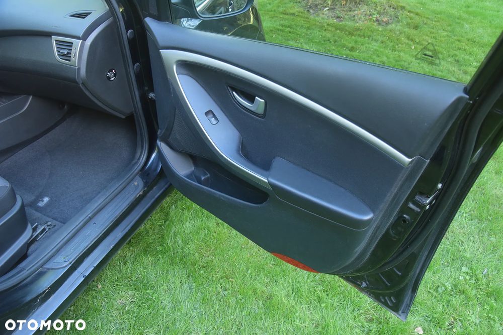 Hyundai i30 1.6 Premium - 12