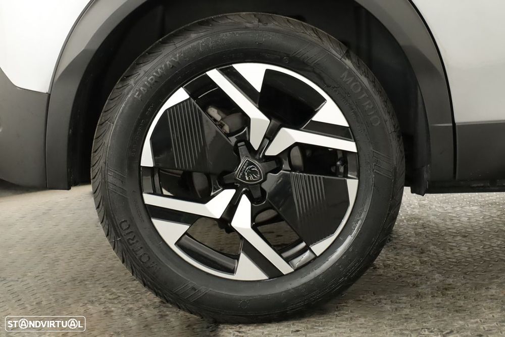Peugeot 2008 1.2 PureTech Allure EAT8 - 5