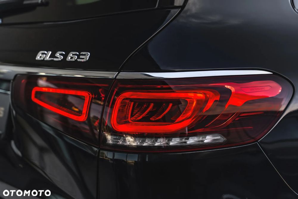 Mercedes-Benz GLS - 12