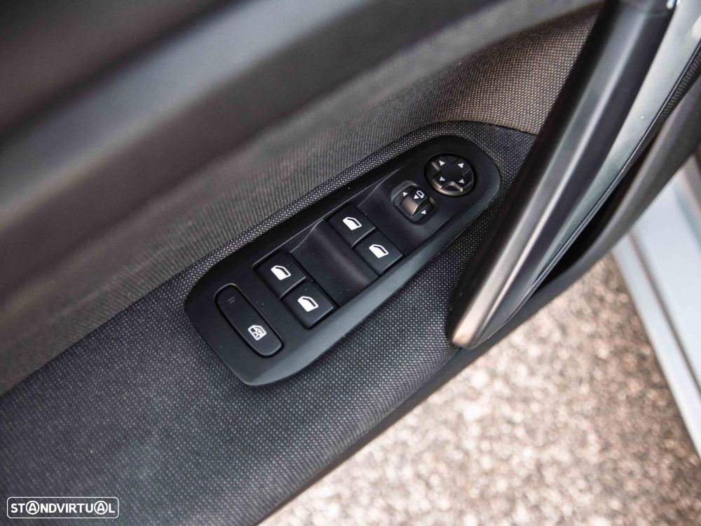 Peugeot 308 1.2 PureTech Allure Pack EAT8 - 27