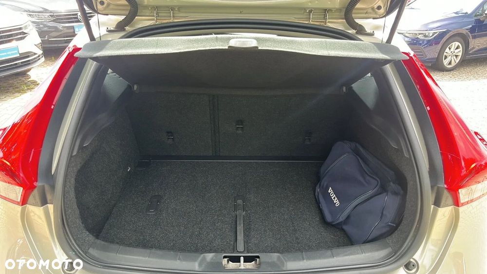 Volvo V40 D3 Drive-E Momentum - 28