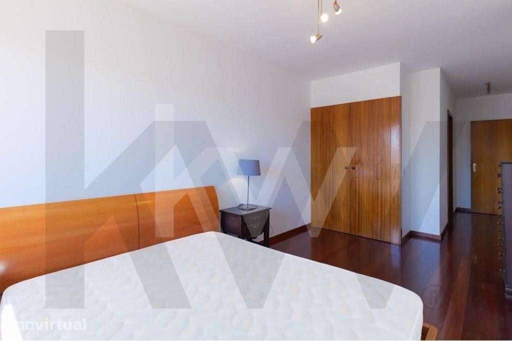APARTAMENTO T1 COM VISTA DESAFOGADA E MUITA LUMINOSIDADE - EXCELENTE L - Grande imagem: 3/26