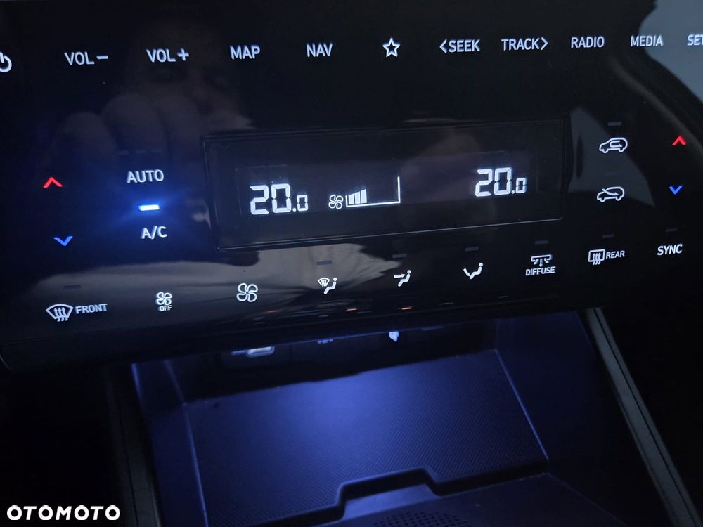 Hyundai Tucson 1.6 CRDi 48V-Hybrid 4WD DCT Select - 23