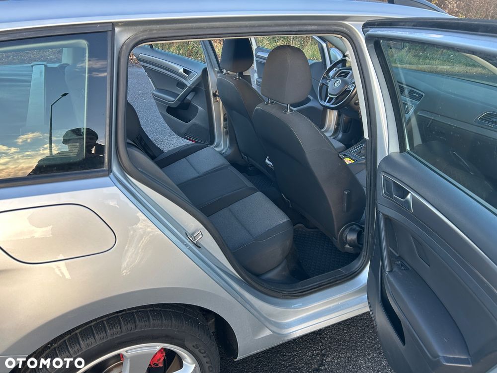 Volkswagen Golf - 17