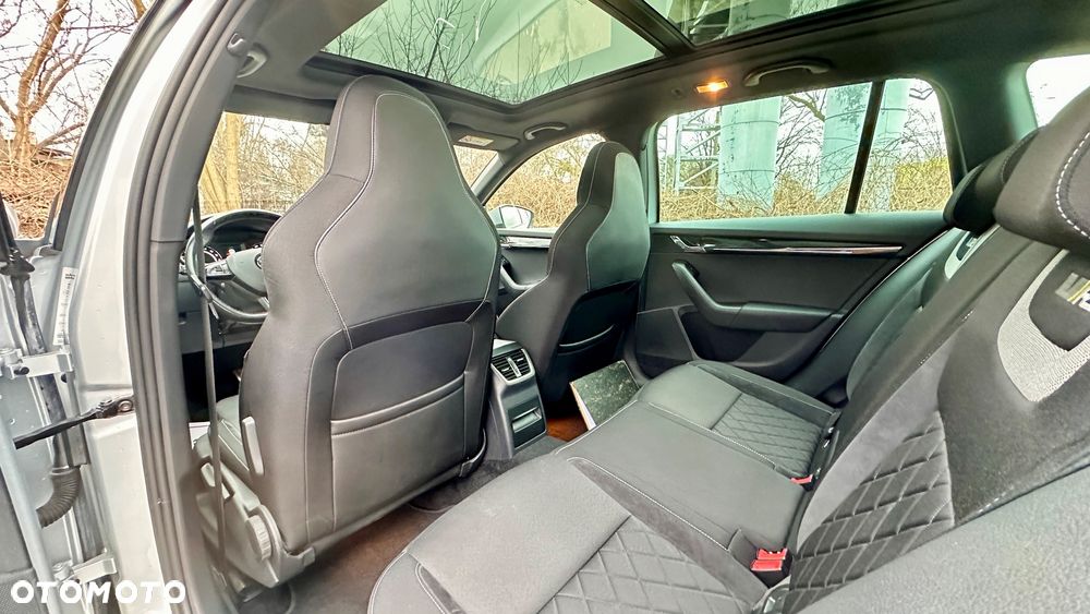 Skoda Octavia 2.0 TDI DSG RS - 21