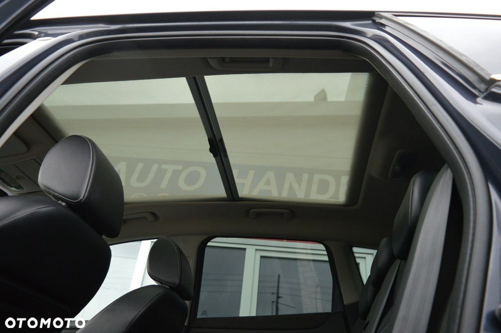 Ford Kuga 2.0 TDCi 2x4 Titanium - 32