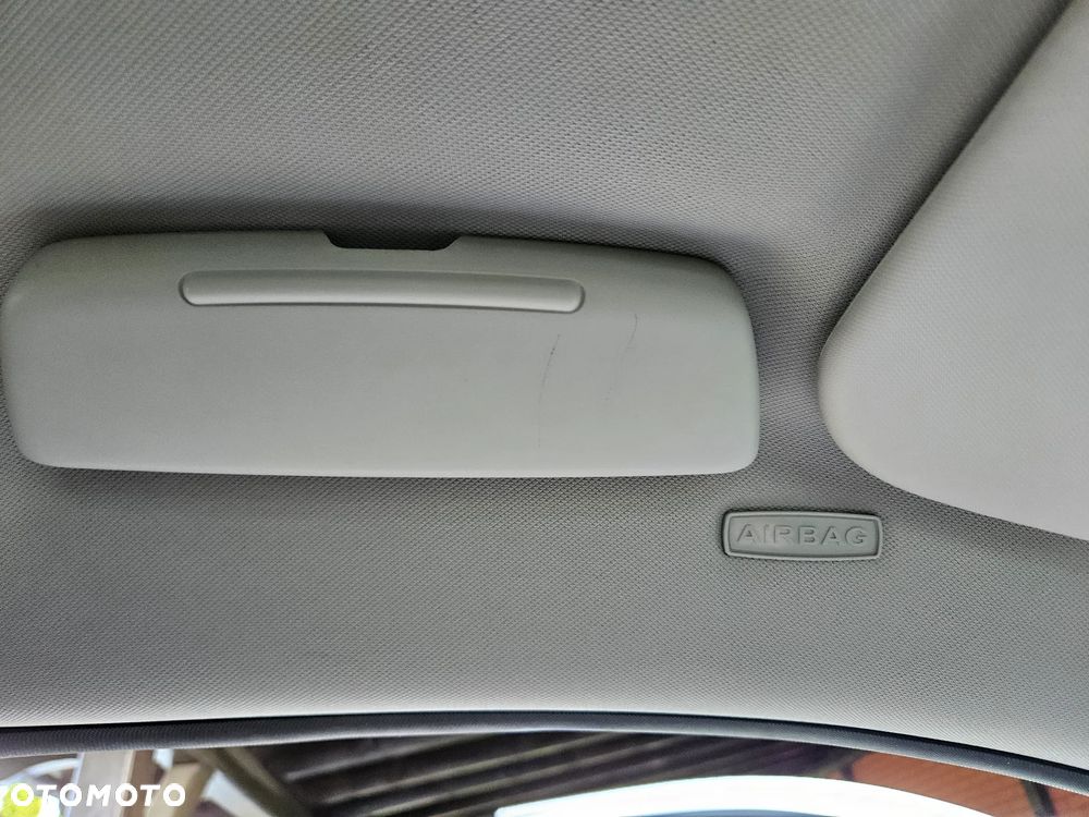 Ford Tourneo Custom - 18