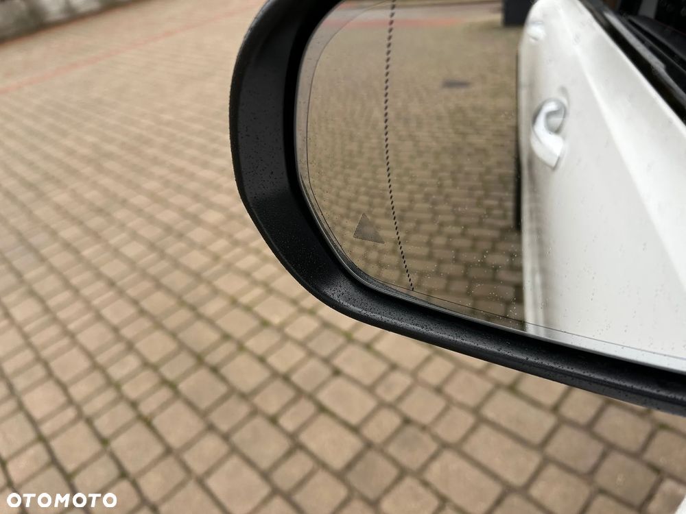 Mercedes-Benz GLB 250 4-Matic AMG Line 8G-DCT - 39