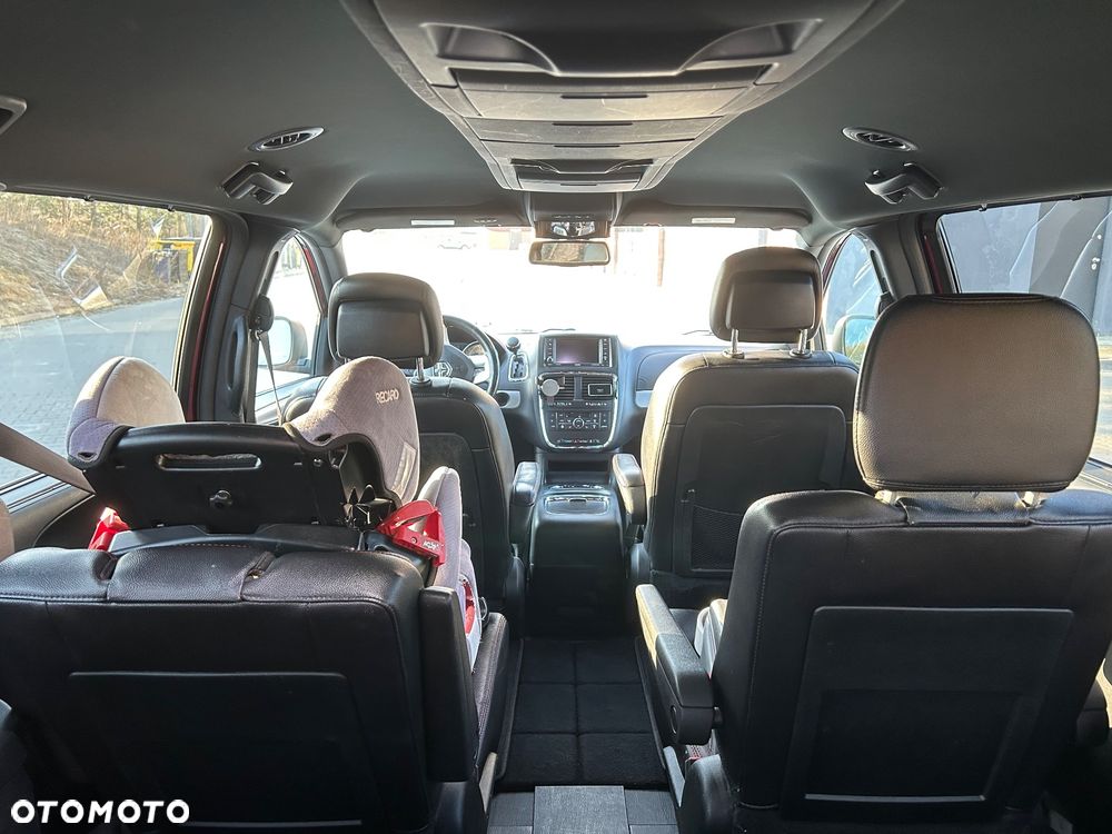 Dodge Grand Caravan - 17