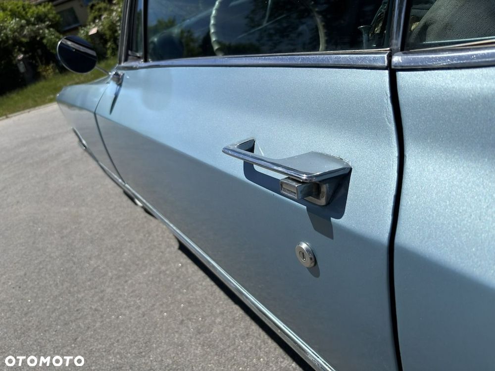 Cadillac Deville - 22