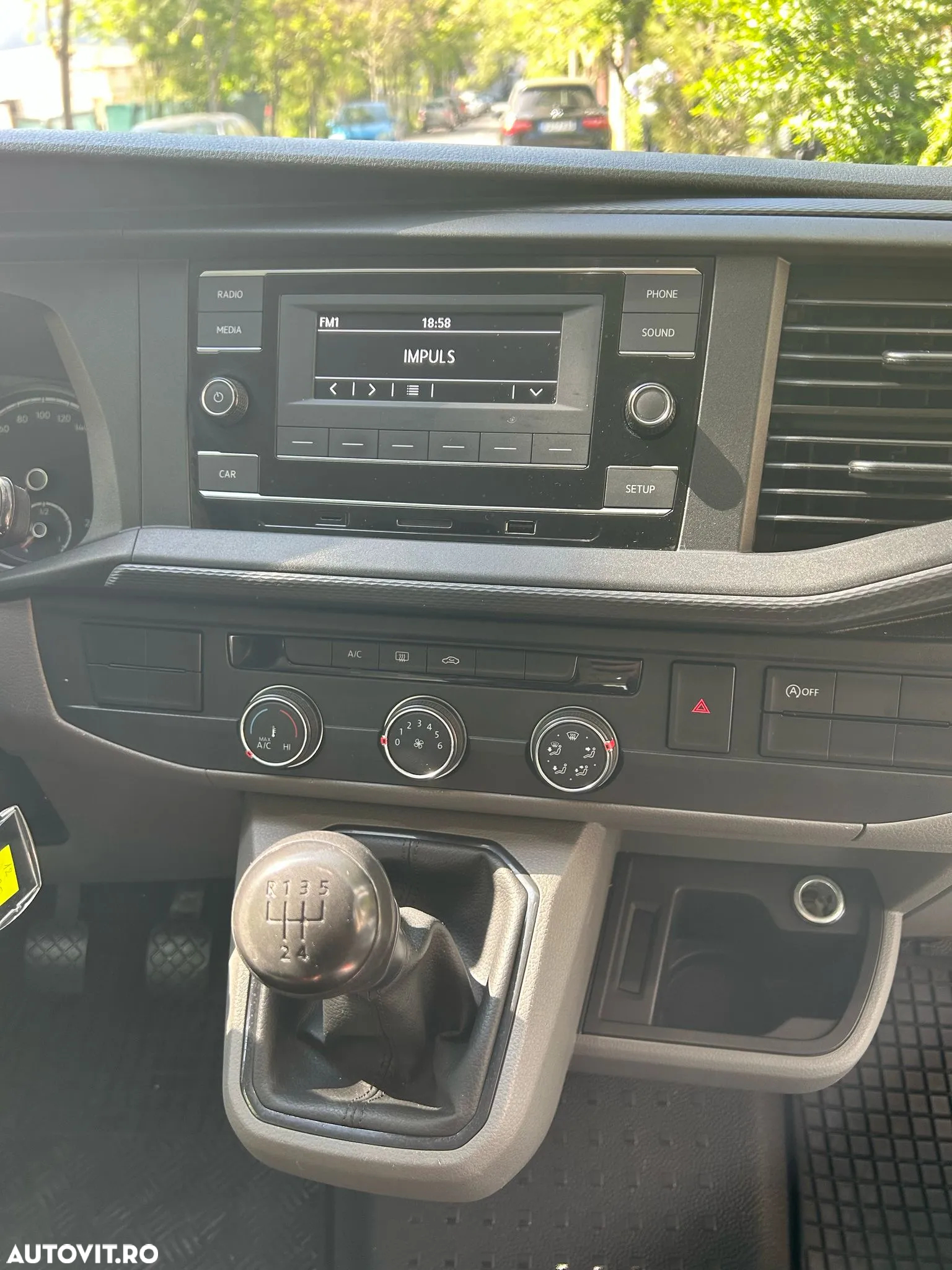 Volkswagen Transporter Sasiu CD T6.1 2.0 TDI 81 kW LR - 13