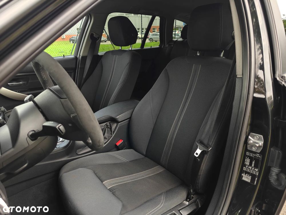 BMW Seria 3 318d Edition M Sport Shadow - 13