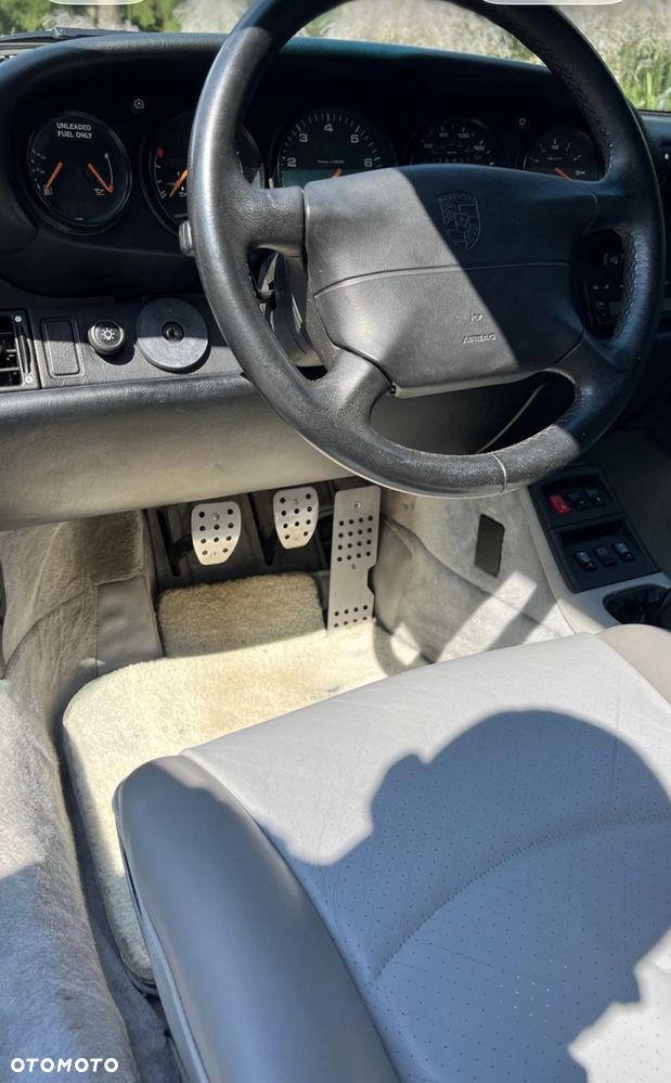 Porsche 911 Carrera - 14