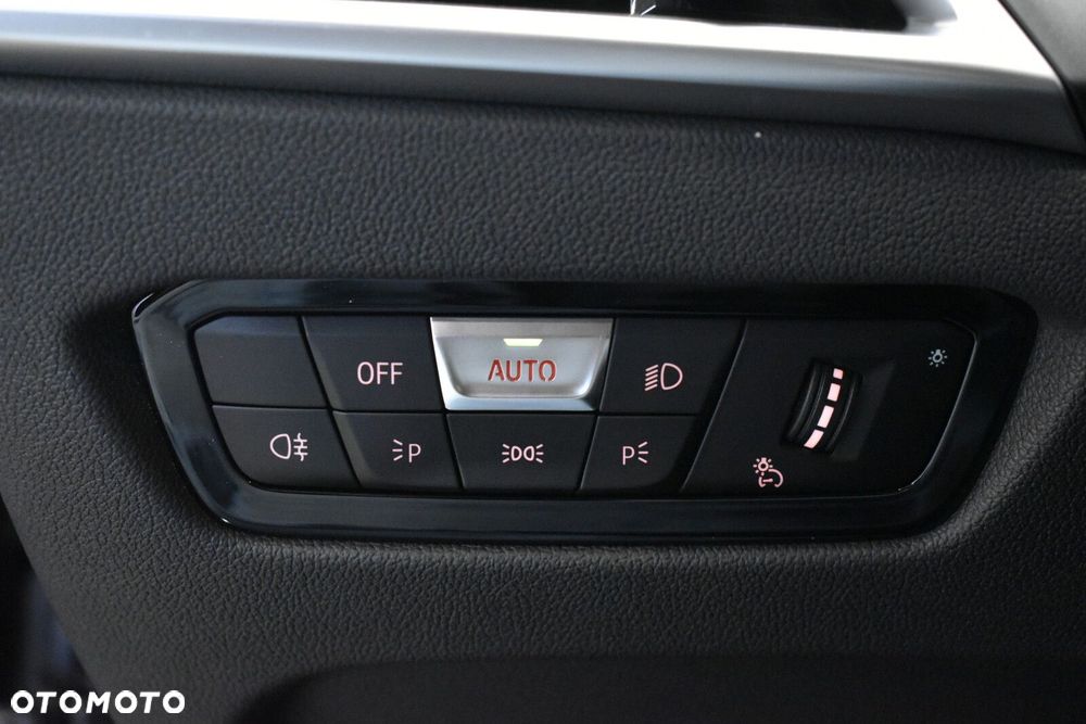 BMW Seria 3 320i M Sport sport - 12