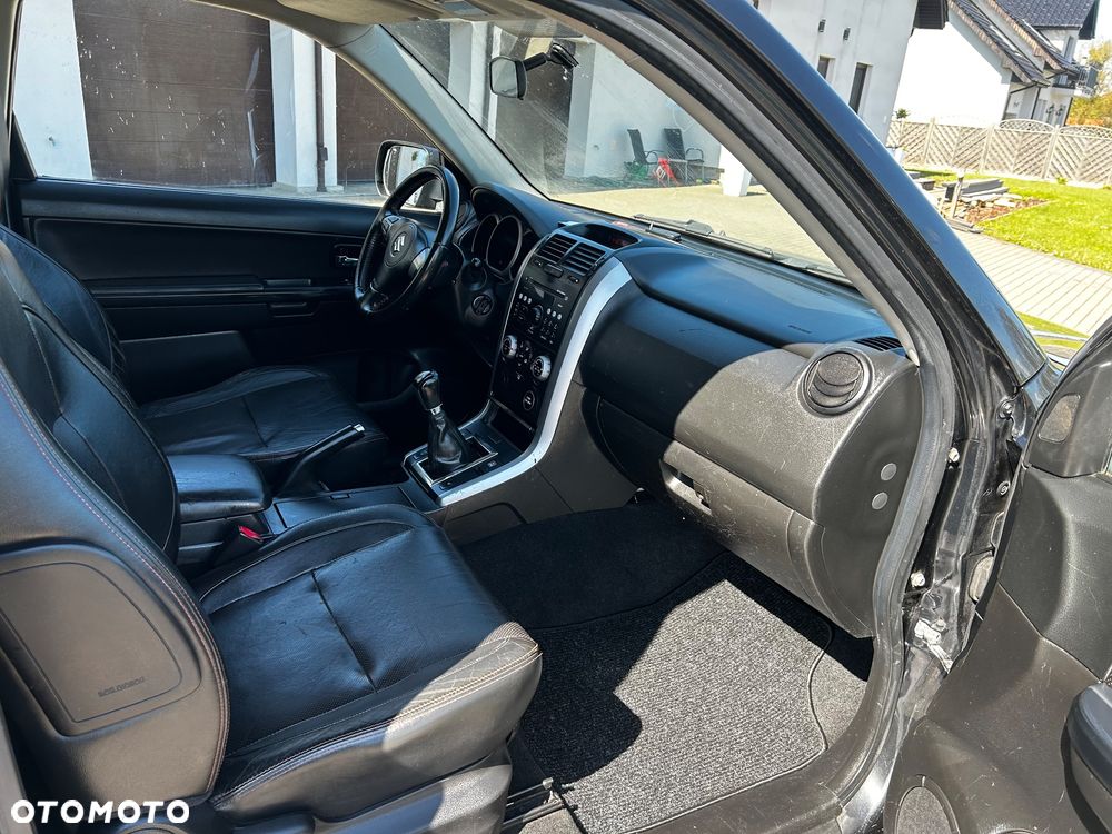 Suzuki Grand Vitara 1.6 De luxe - 18